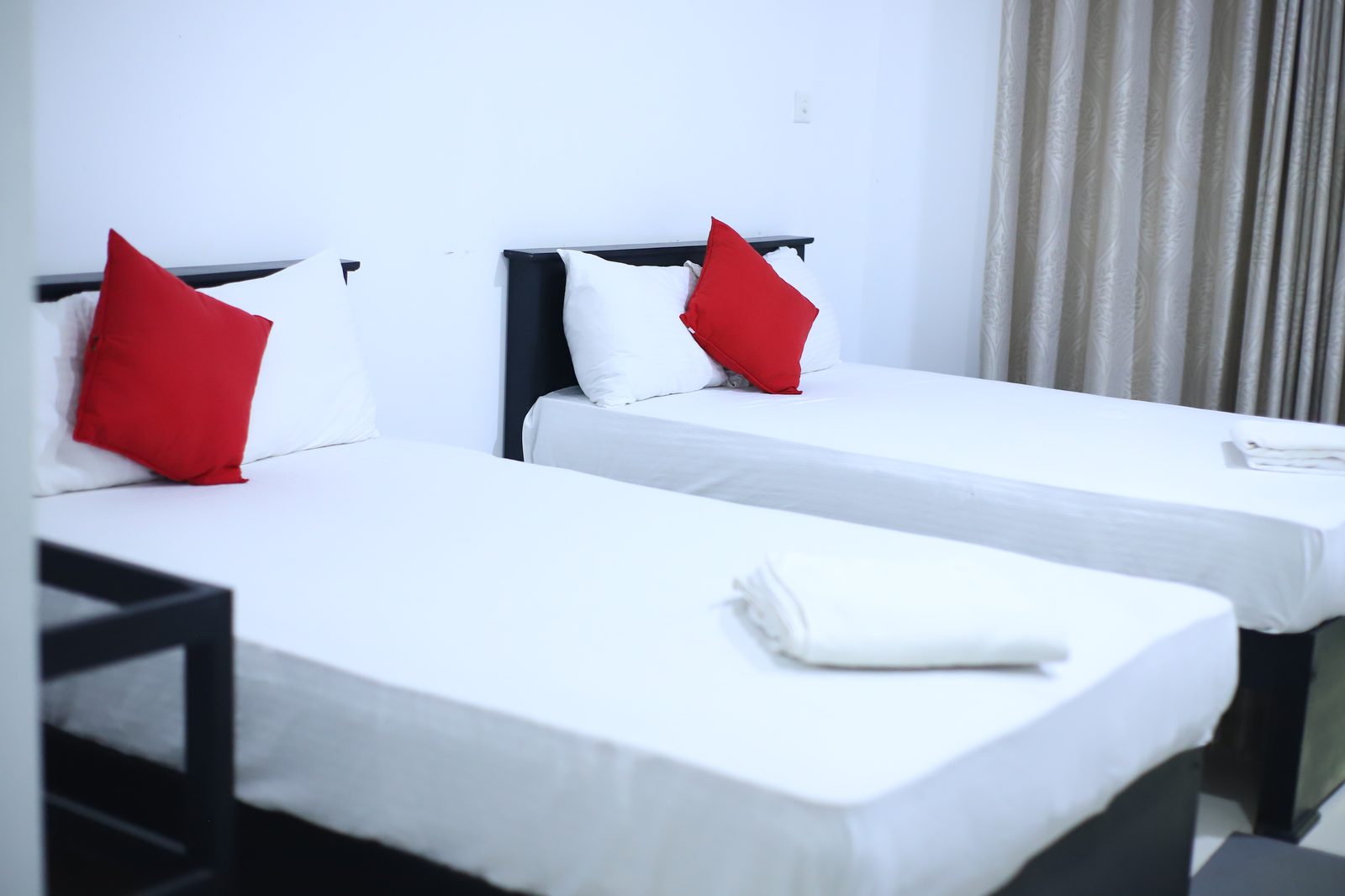 Twin room with fresh linen